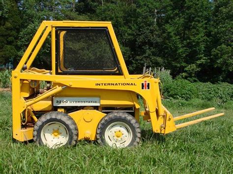 enclosed cab for international 3200a skid steer|international 3200 skid steer specs.